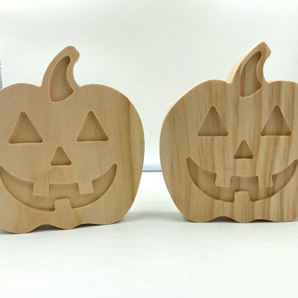 Mondo Llama Classic Face Pumpkin Standing Wood Set of 2 - Picture 1 of 2